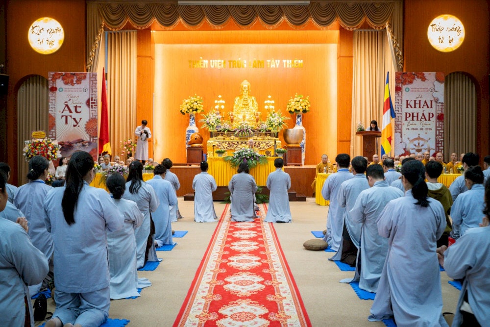 Khóa tu tại Thiền viện Trúc Lâm Tây Thiên